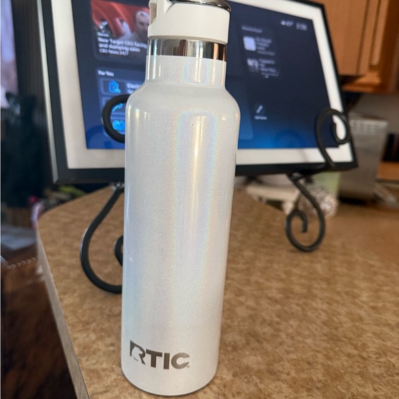 Kate Spade Black and Gold Wallet & Arctic water bottle iridescent - Picture 9 of 9